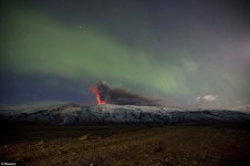 Erupting Eyjafjallaj?kull and the Aurora Borealis.jpg