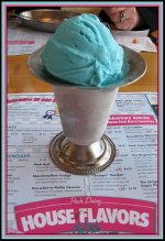 375px-Blue_moon_ice_cream_1.jpg